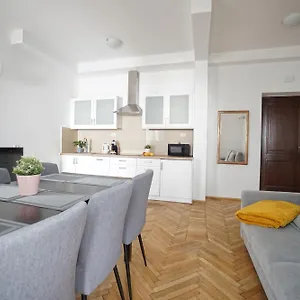 https://warsaw-premium-apartments-standard-old-town.warsawhotelspoland.com